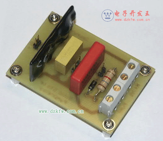 電腦水冷抽水泵控制電路實物圖